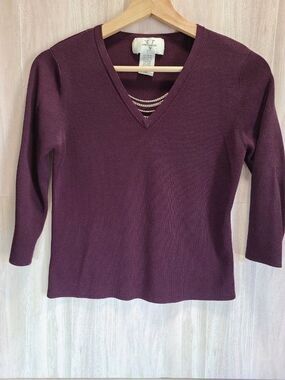 Versailles V-Neck Knit Top Women M Burgundy 3/4 Sleeve Chain Detail Blouse